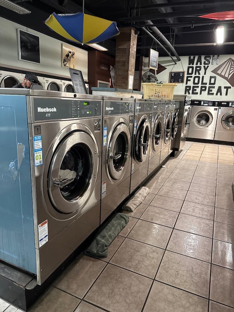 Clean Express Lavanderia - Laundromat in CA 92154