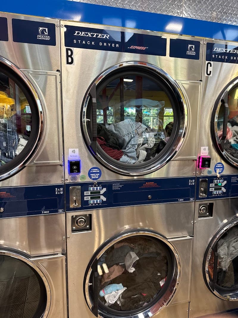 Fiesta Laundromat - Laundromat in CA 94110