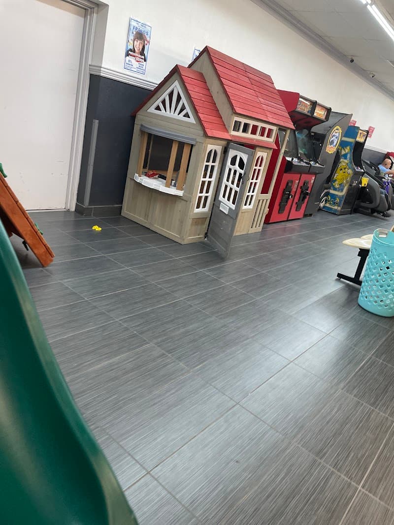 Royal Coin Laundry - Laundromat in Dallas