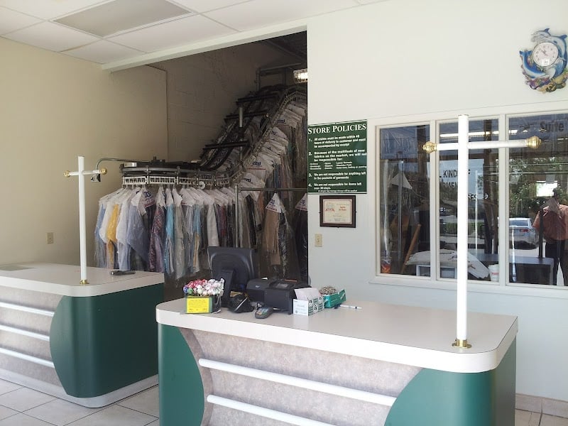 Best Dry Cleaners Palmetto - Laundromat in FL 34221