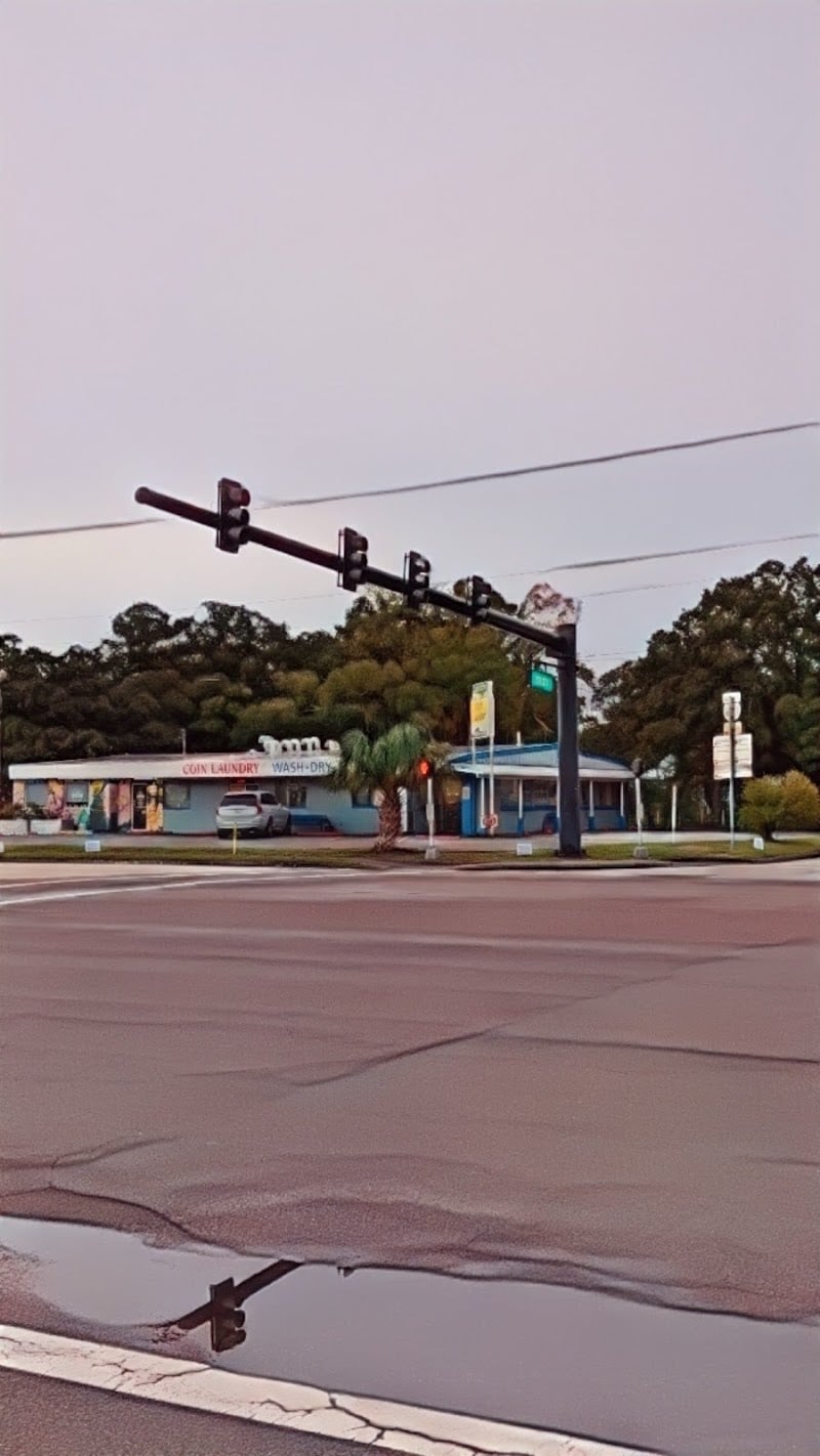 Bradenton Laundromat - Laundromat in FL 34208