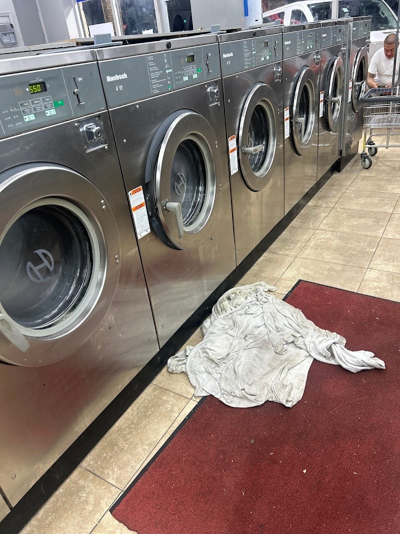 Broadway Washateria - Laundromat in Galveston