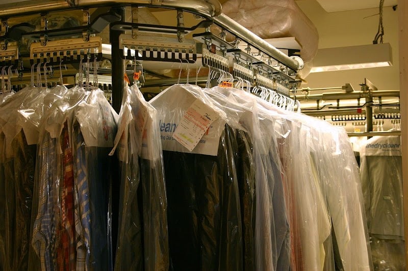Busy Bee Dry Cleaners - Laundromat in FL 33617