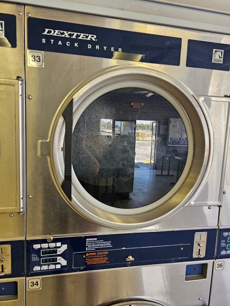Coin Laundry - Laundromat in FL 34285