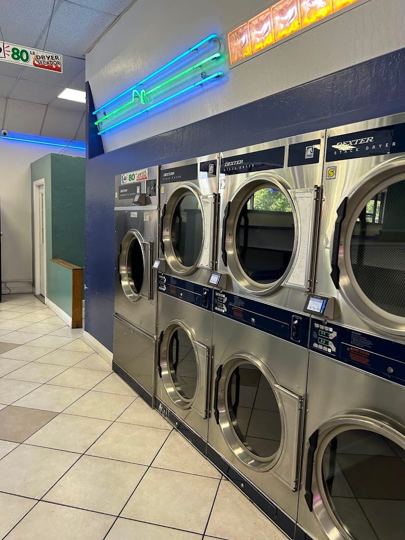 CoinLess Laundry - Laundromat in CA 92410