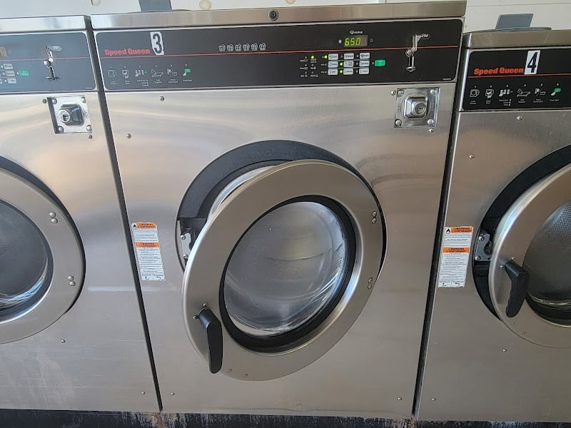 Davis Wash N Dry - Laundromat in CA 93907
