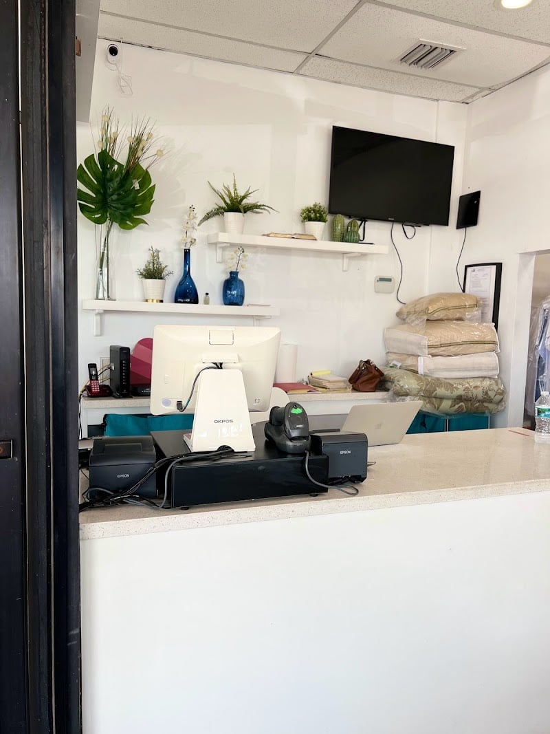Discount Cleaners - Laundromat in FL 33173