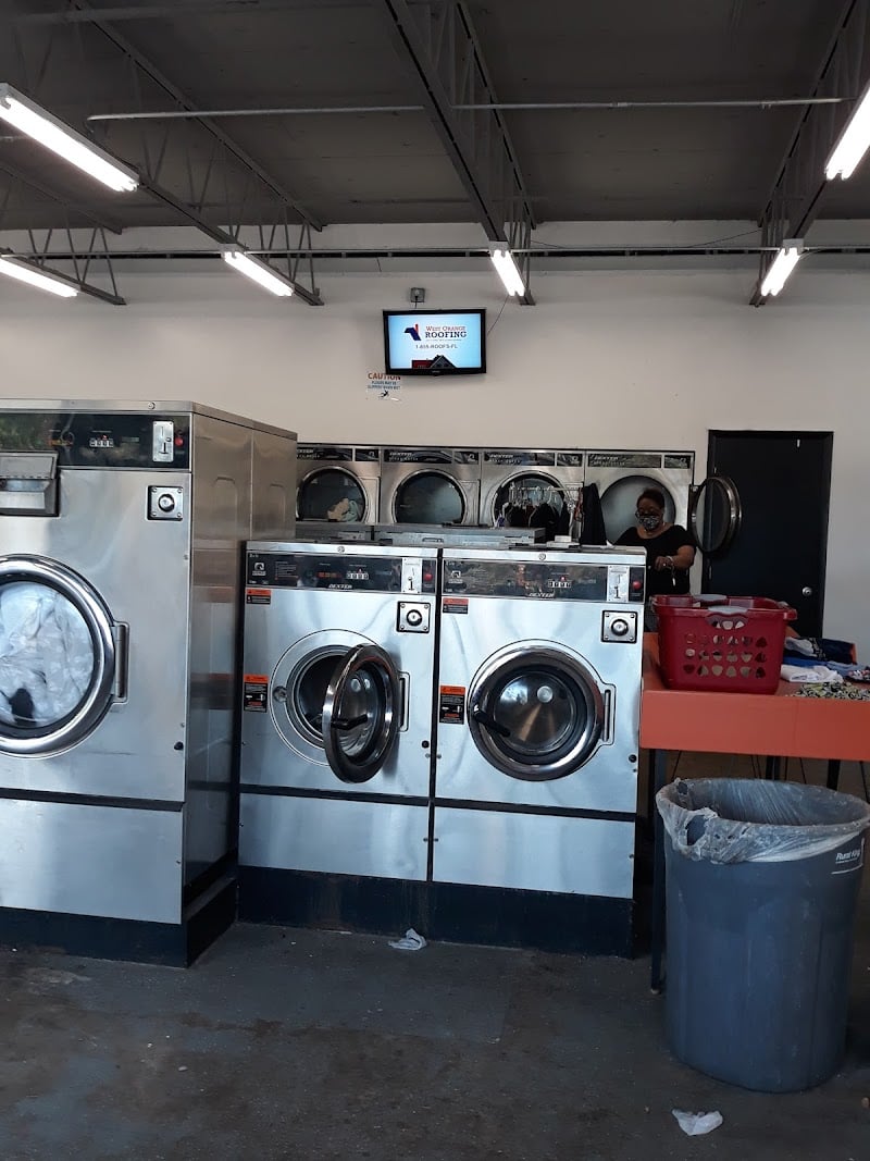 DJ Coin Laundry - Laundromat in FL 32601