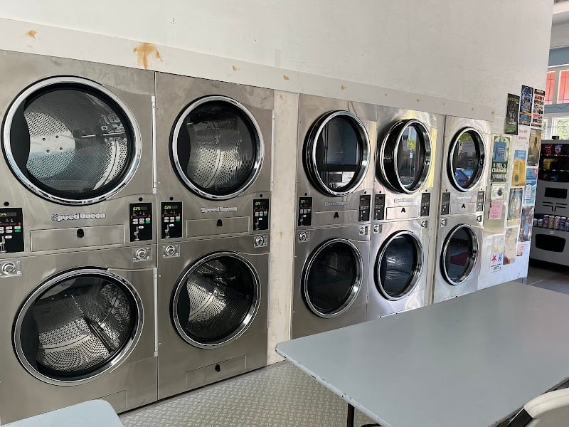 Glenview Laundromat - Laundromat in CA 94602