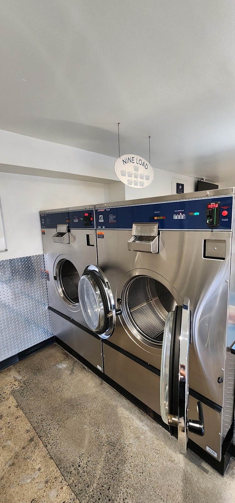 Grande Laundry Place - Laundromat in CA 92025