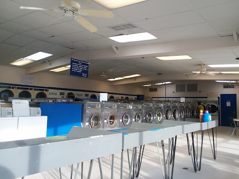 Jeanies Coin Laundry - Laundromat in FL 32401