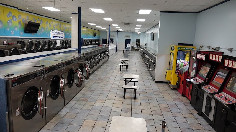 La Buenisima Lavanderia - Laundromat in CA 93033