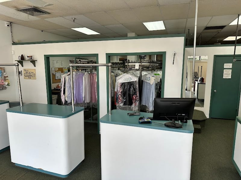 Lake Ida Cleaners - Laundromat in FL 33445