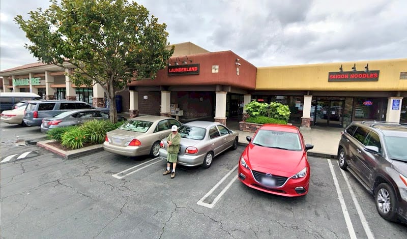 Launderland - Laundromat in CA 93906