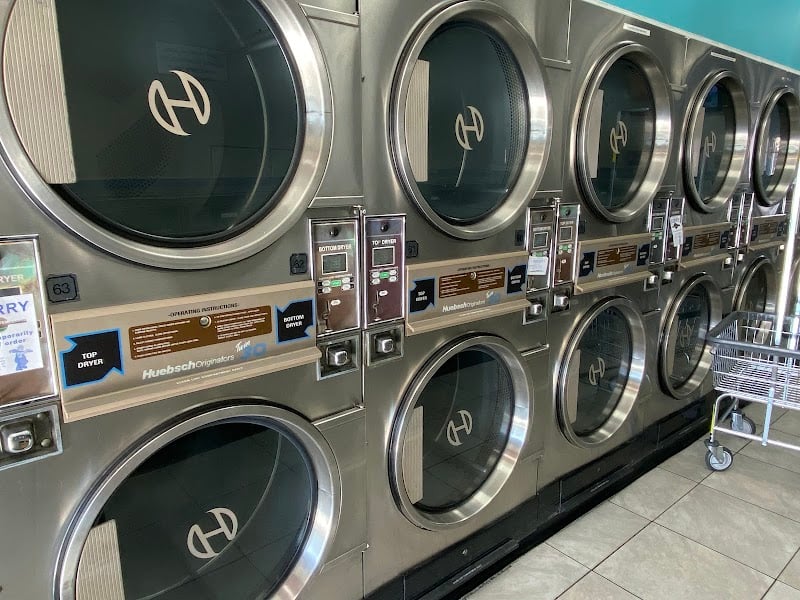 Launderland - Laundromat in CA 92025