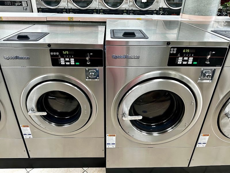 Launderland - Laundromat in CA 92008