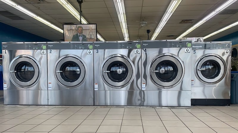 LAUNDROMART - Busch Tampa - Laundromat in FL 33617