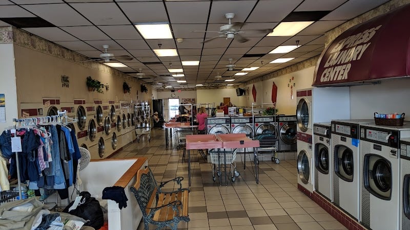 Laundry Room of Brandon - Laundromat in FL 33511