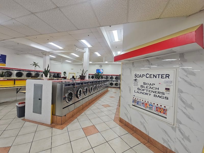 Lee Laundromat - Laundromat in CA 94536