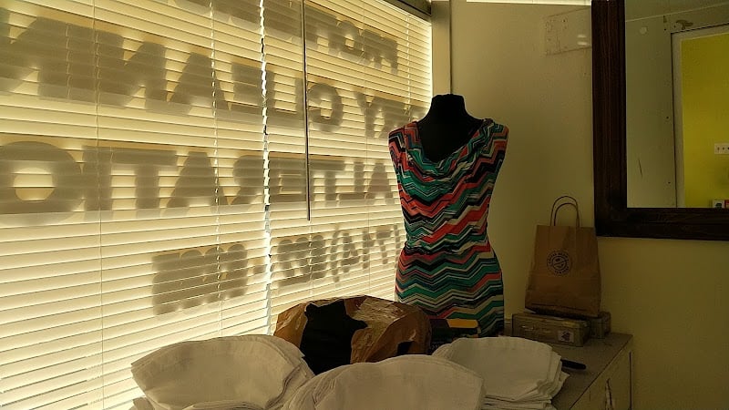 Le's Cleaners - Laundromat in CA 92683