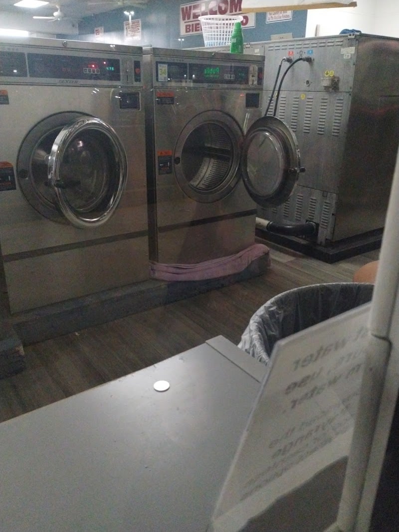Mango Coin Laundry - Laundromat in FL 33584