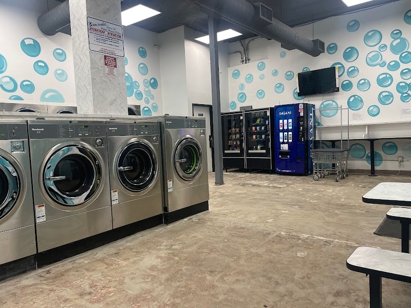 Maria's Lavanderia - Laundromat in CA 91321
