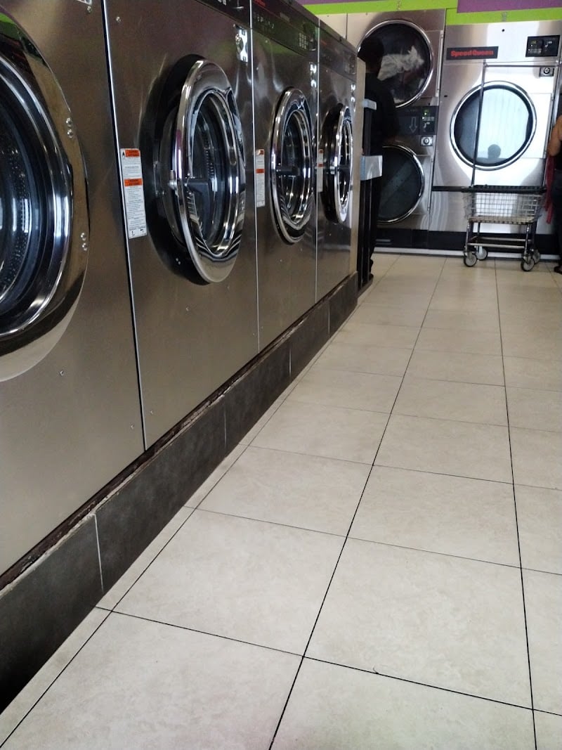 Palmetto Coin Laundry Supercenter - Laundromat in FL 34221