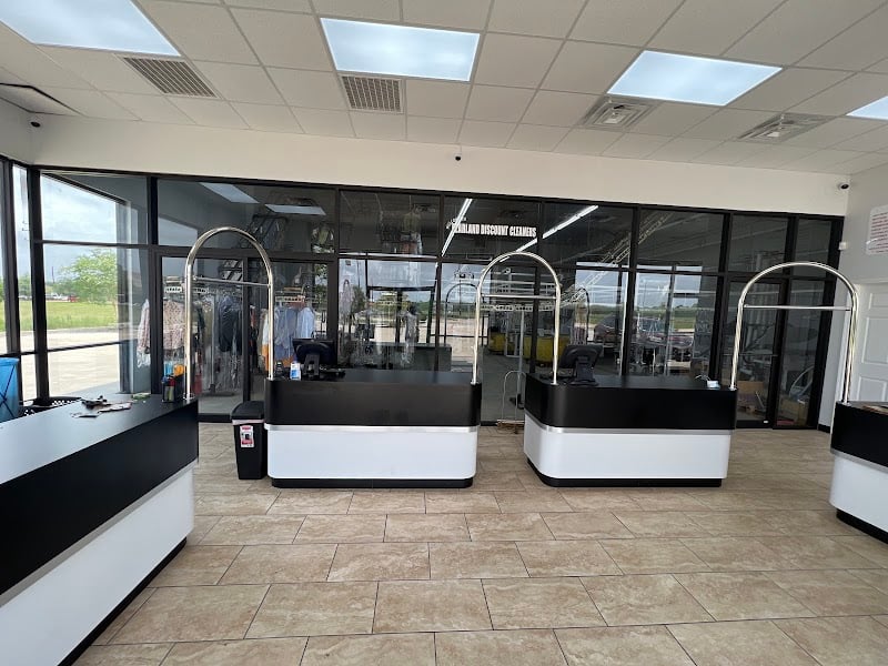 Pearland Discount Cleaners - Laundromat in Pearland