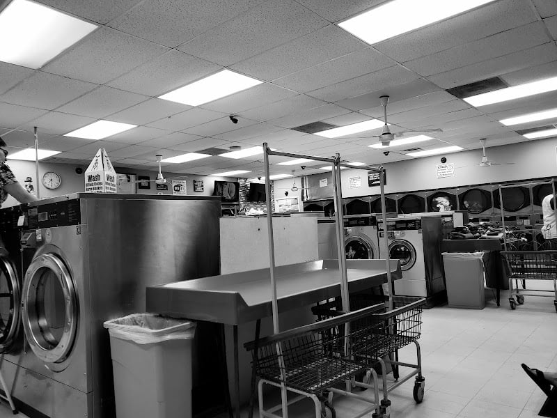 Pjs Laundry - Laundromat in Bryan