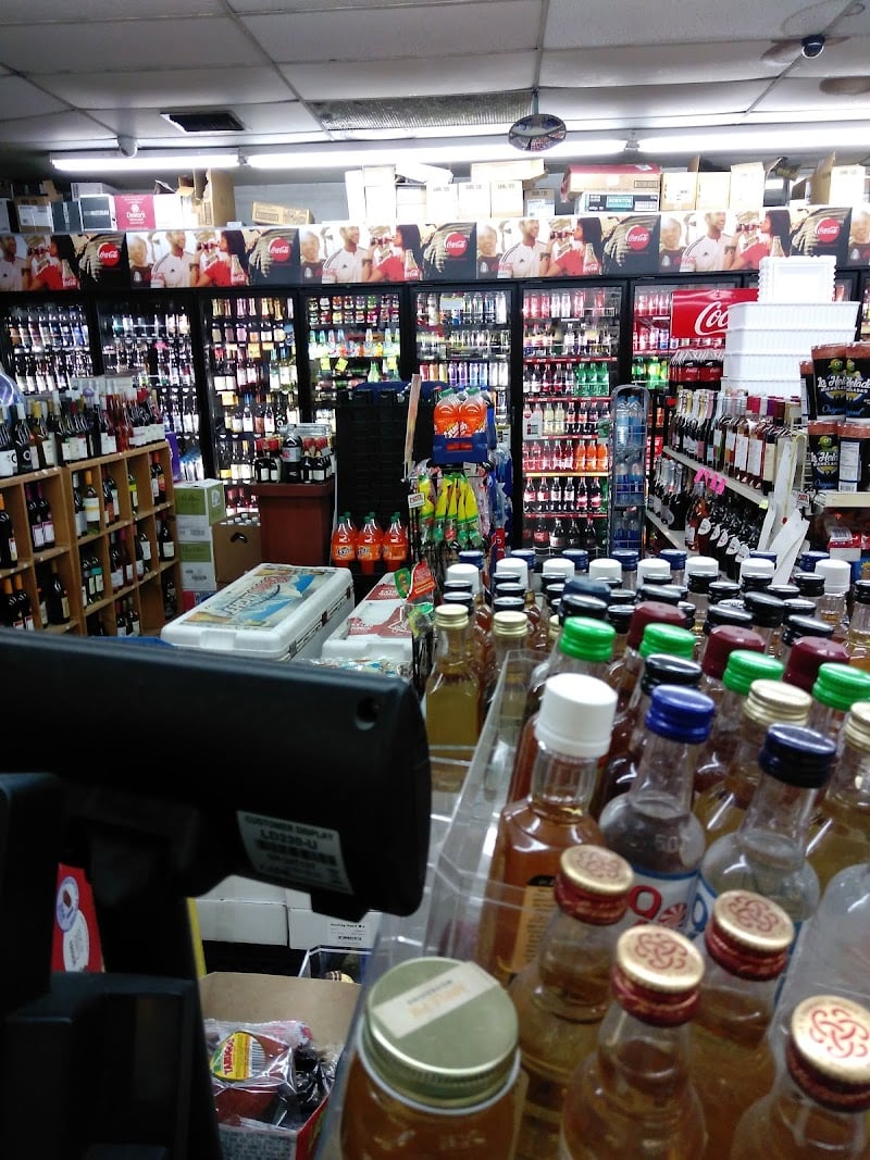 Rio Vista Liquor - Laundromat in CA 92806