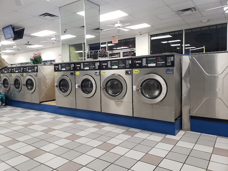 Roy's 24/7 Wash-N-Dry - Laundromat in Denton