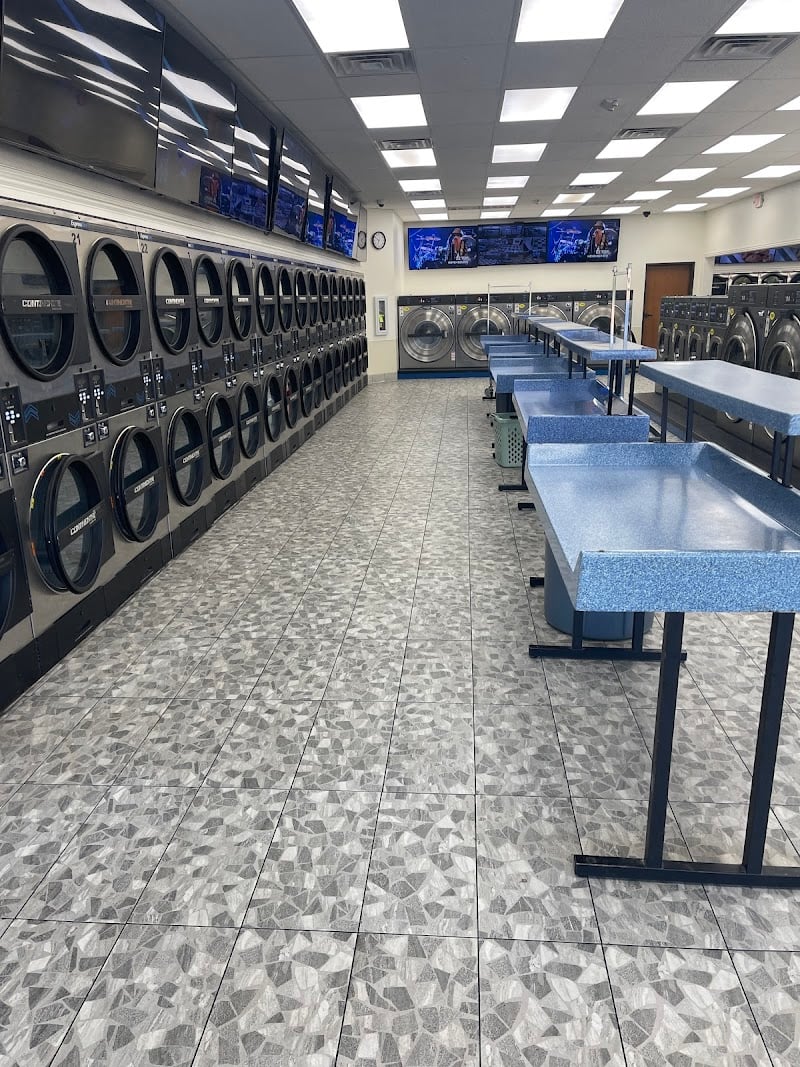 Roy's Wash-N-Dry - Laundromat in River Oaks