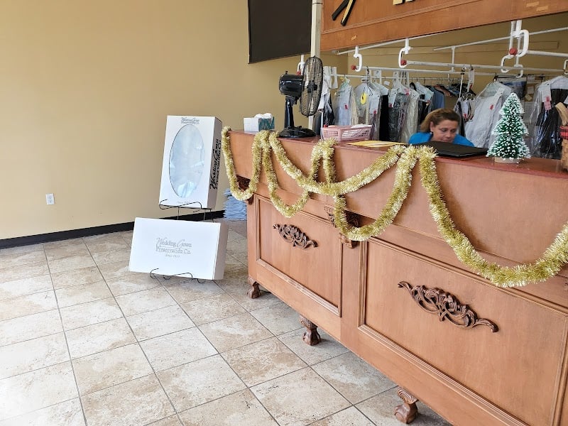 Sage Cleaners: Valrico Dry Cleaners & Laundry Service - Laundromat in FL 33594