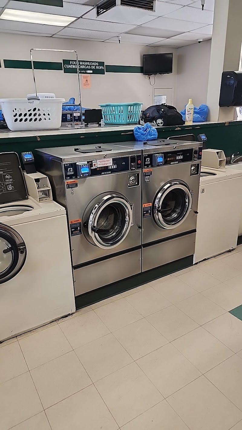Sanborn Landerland - Laundromat in CA 93905
