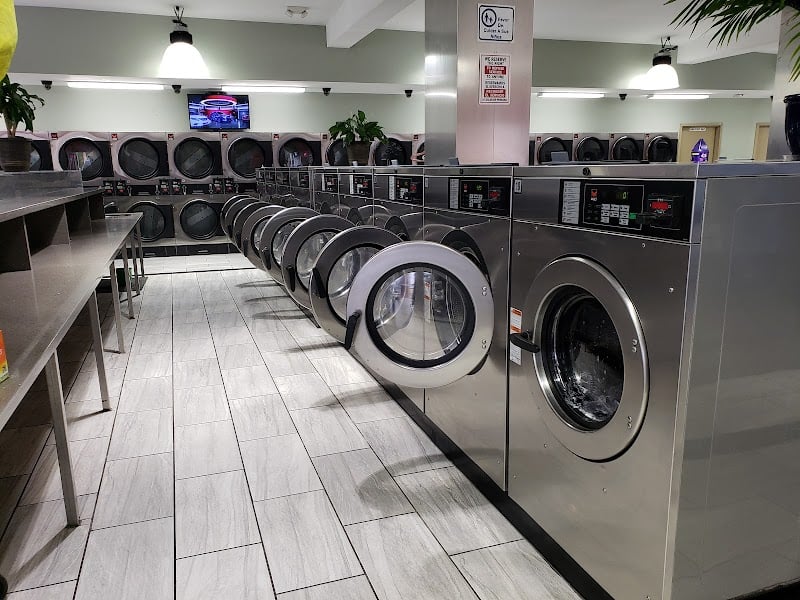 Saviers Lavanderia - Laundromat in CA 93033