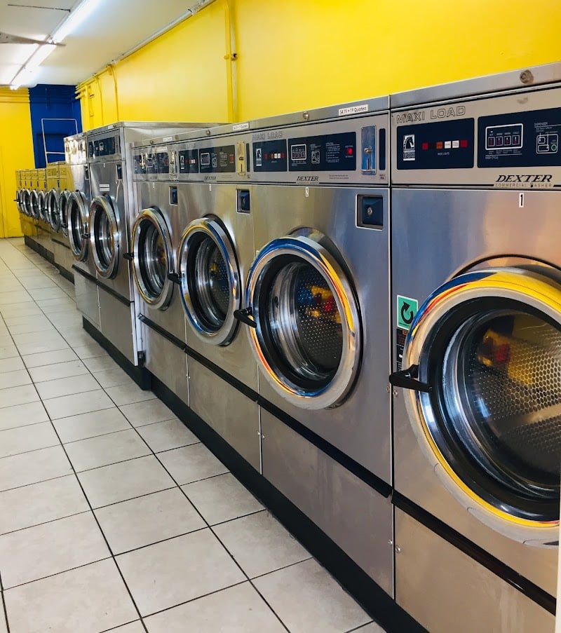 Self-Service Laundromat Highland Ave - Laundromat in FL 33756