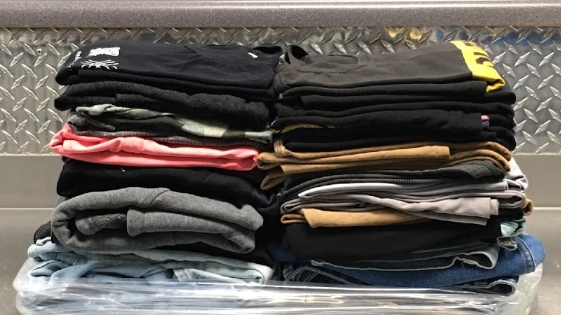 Sequoia Laundromat + Wash & Fold Laundry Co. - Laundromat in CA 93277