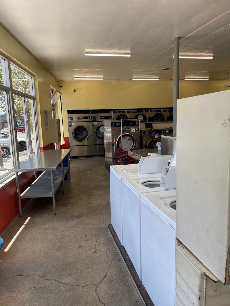 Solano Cleaning Center - Laundromat in CA 94706