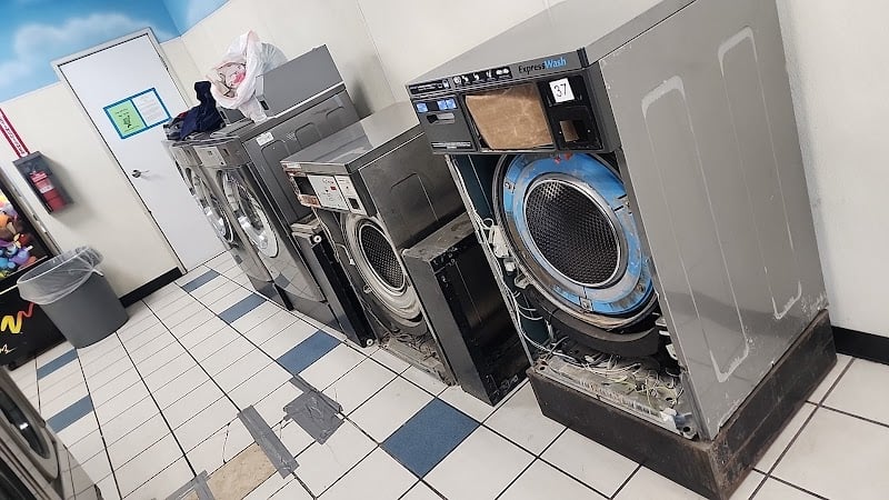 Speed Wash Laundry - Laundromat in CA 92882