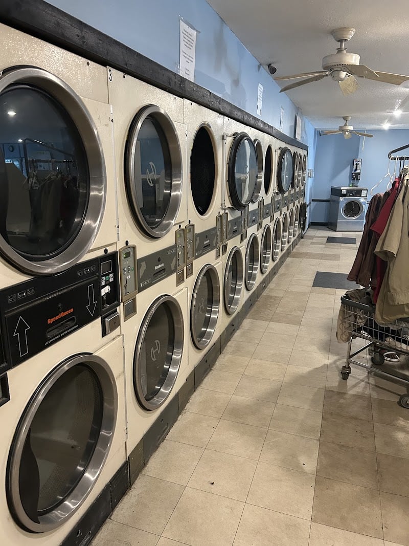 Spin City Coin Laundromat and Dry Cleaning - Laundromat in FL 32209