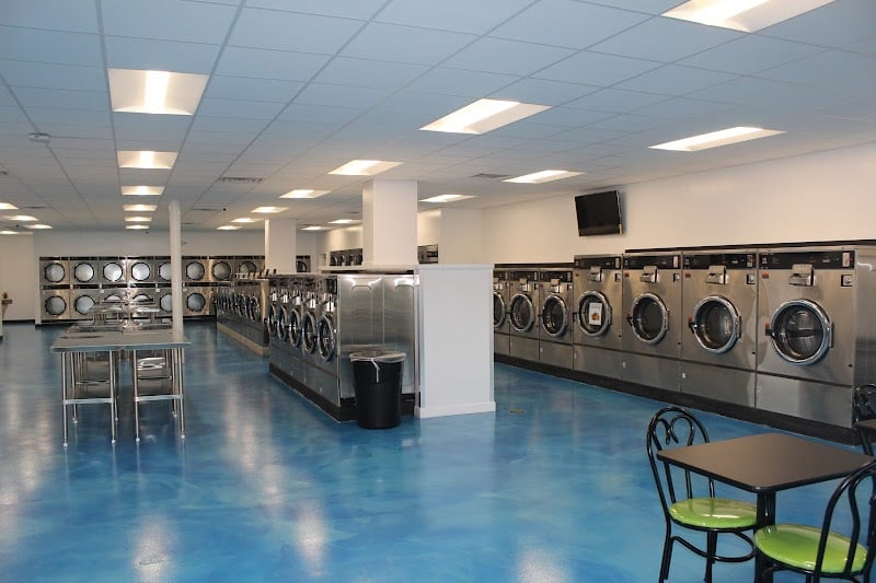 Spin City Laundry - Laundromat in FL 32174