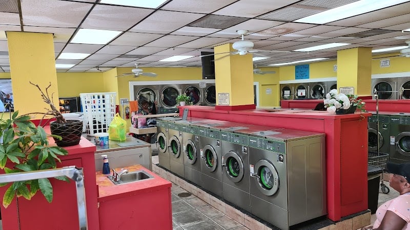Squeeky Kleen Coin Laundry - Laundromat in FL 33334
