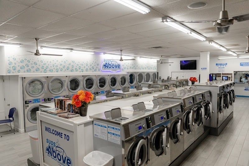 Suds Above Laundromat (Clean Quarters) - Laundromat in FL 32073