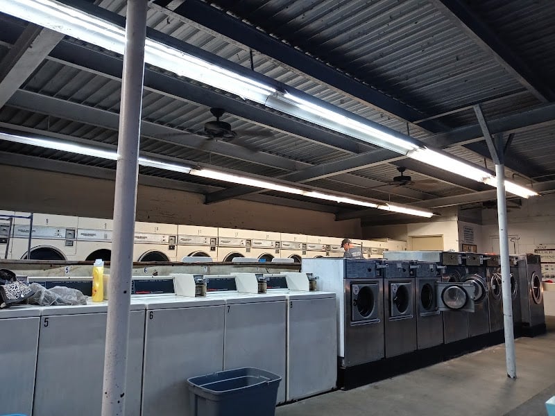 Suds World Coin Laundry - Laundromat in FL 32804