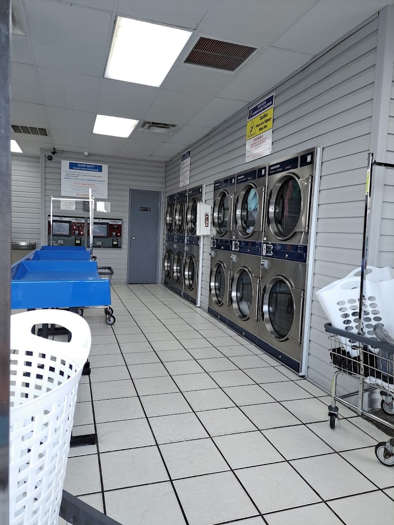 SuperMatt Laundry - Laundromat in FL 33952
