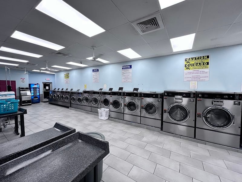 SuperMatt Laundry - Laundromat in FL 33870