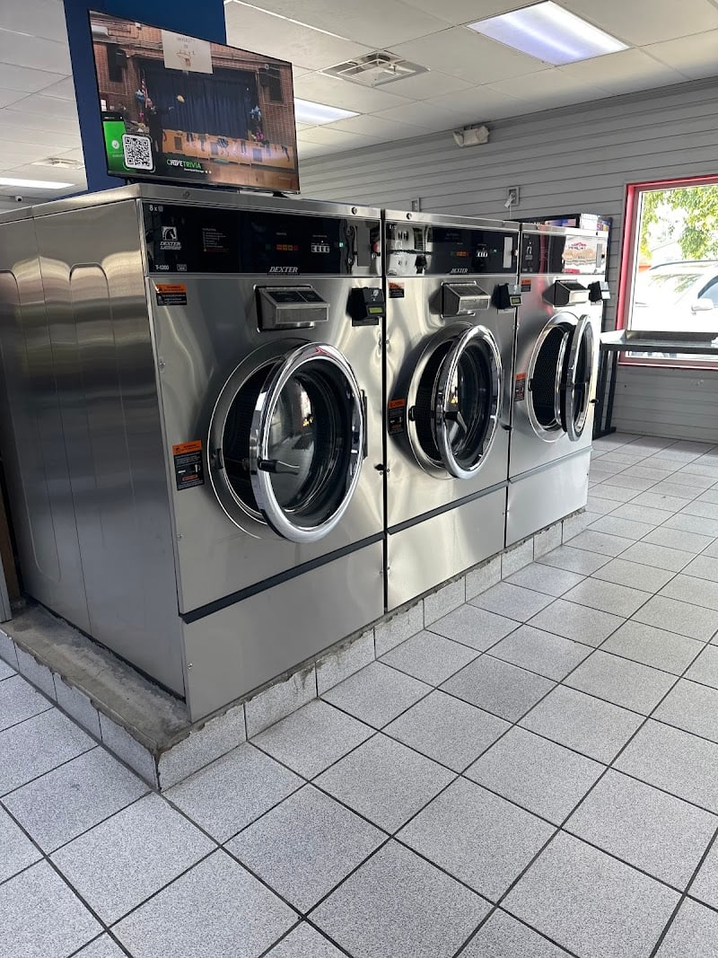 SuperMatt Laundry - Laundromat in FL 34205