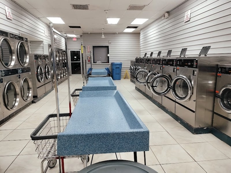 SuperMatt Laundry - Laundromat in FL 33903