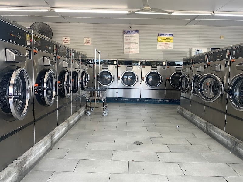 SuperMatt Laundry - Laundromat in FL 34207
