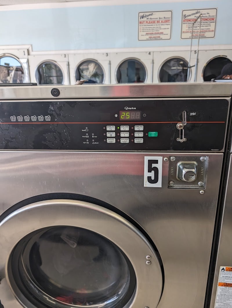 Surfside Laundromat - Laundromat in CA 92054